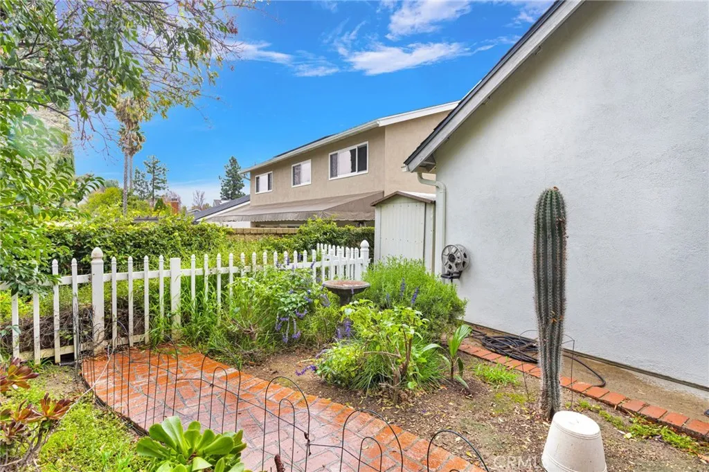 25442 Via Escovar, Valencia, California 91355 home-pic-49