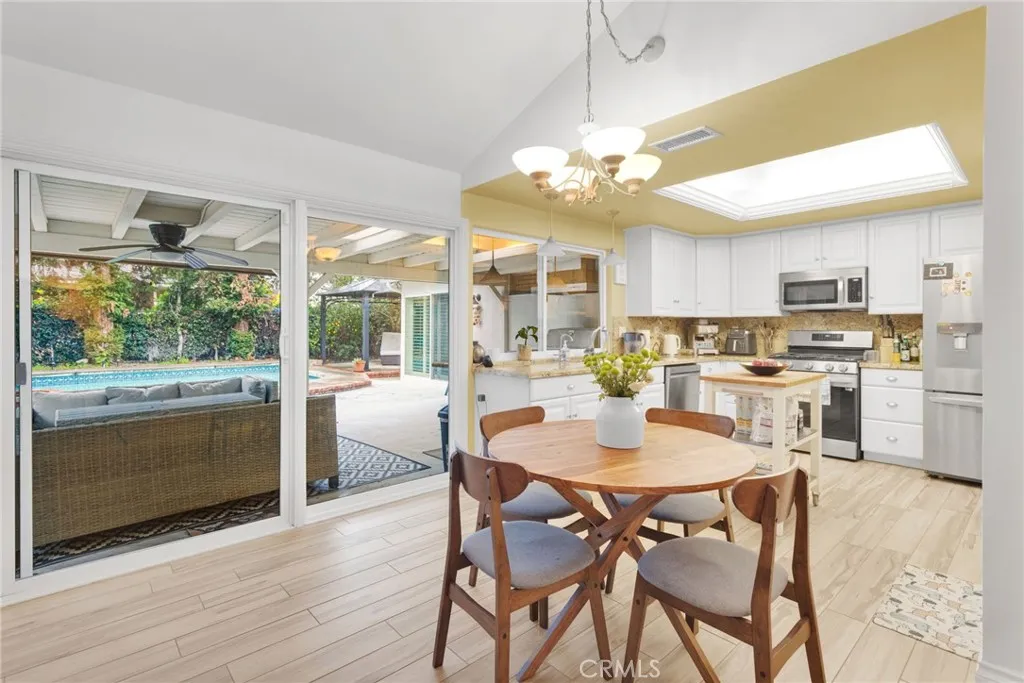 25442 Via Escovar, Valencia, California 91355 home-pic-14