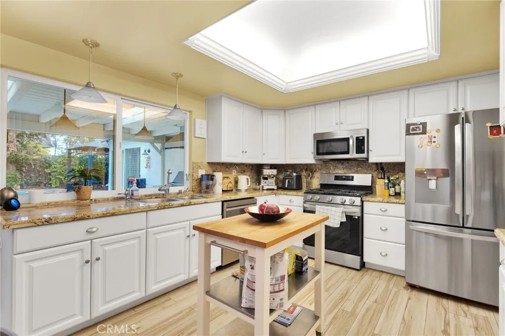 25442 Via Escovar, Valencia, California 91355 home-pic-17