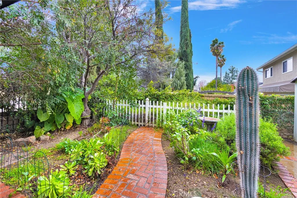 25442 Via Escovar, Valencia, California 91355 home-pic-48
