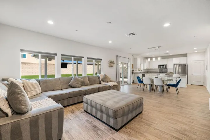 25-web-or-mls-8M4A2939