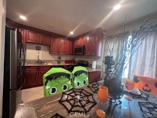 20802 Pioneer Boulevard, Lakewood, California 90715 home-pic-3