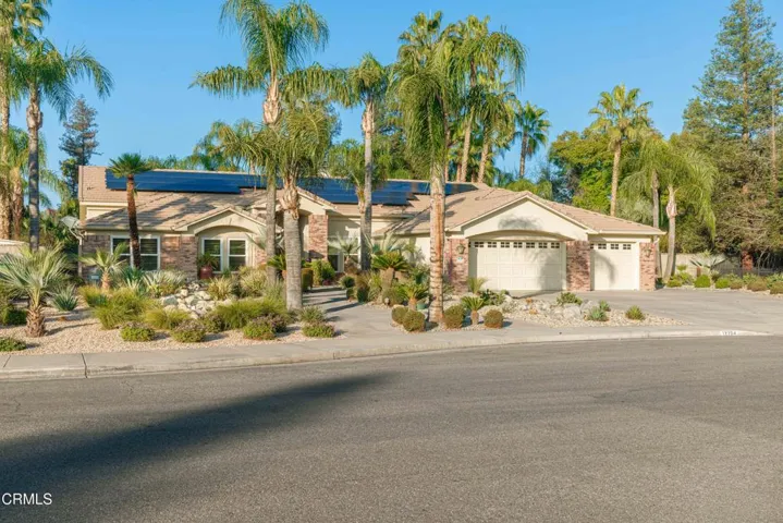 04_front_exterior_4