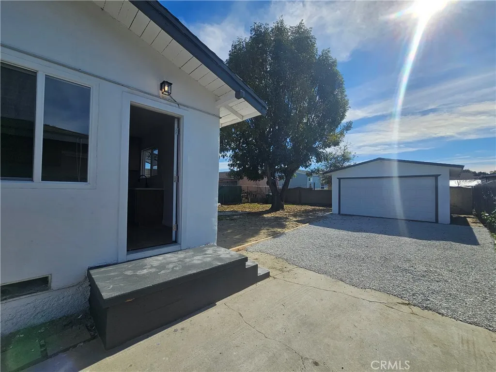 1924 W Arlington, Long Beach, California 90810 home-pic-15