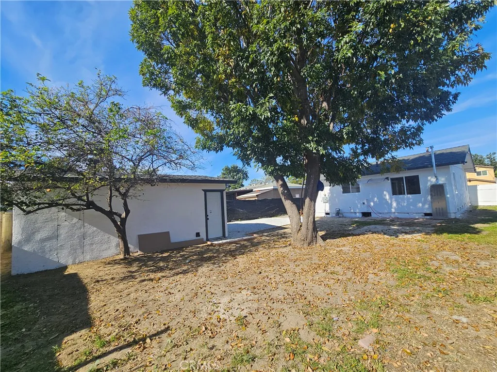 1924 W Arlington, Long Beach, California 90810 home-pic-17