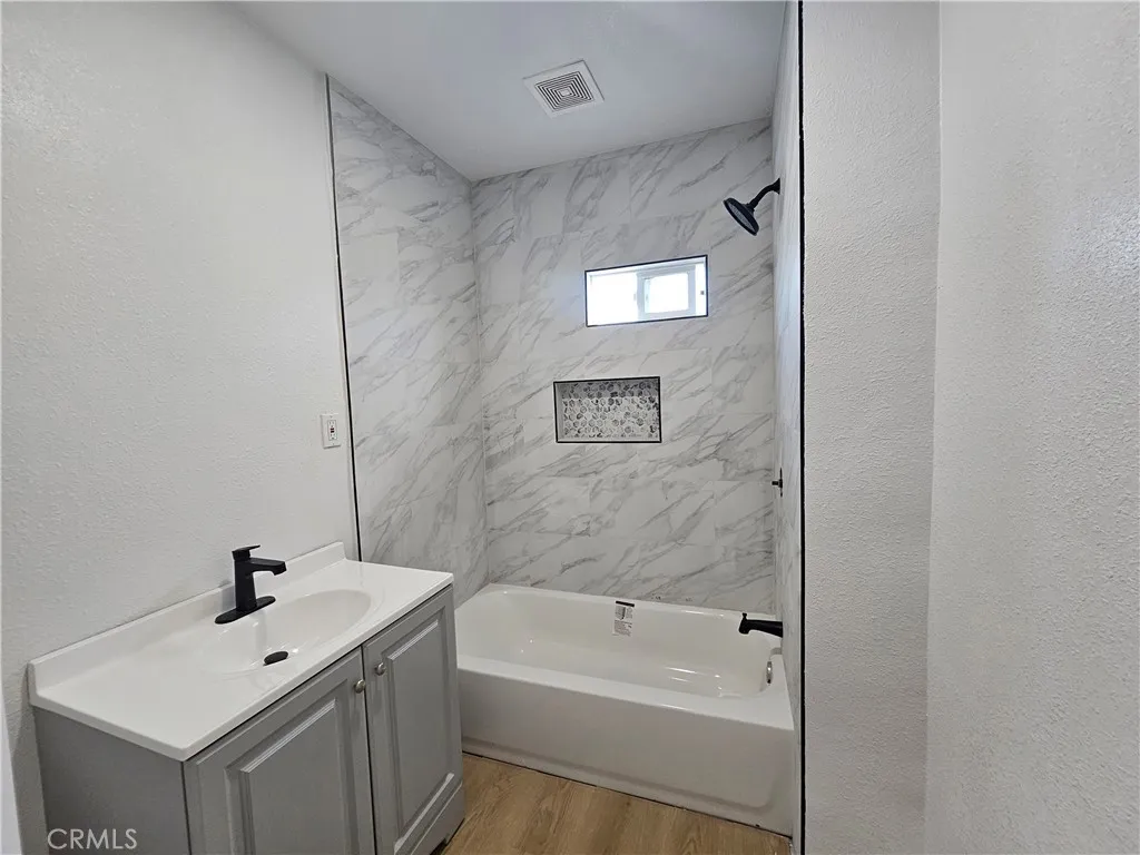 1924 W Arlington, Long Beach, California 90810 home-pic-4