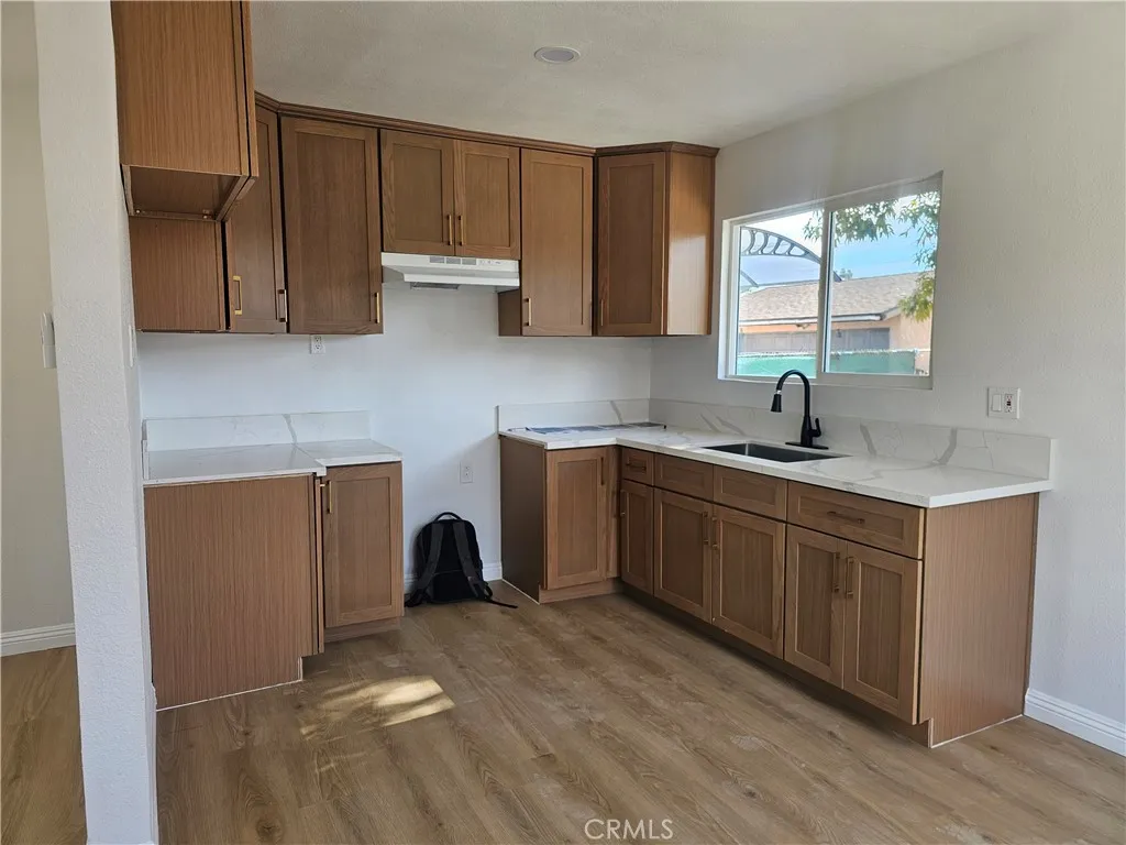 1924 W Arlington, Long Beach, California 90810 home-pic-12