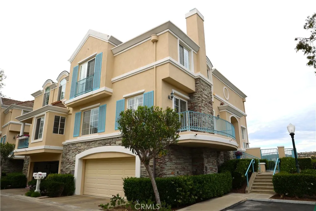 22 Chandon, Newport Coast, California 92657 home-pic-1