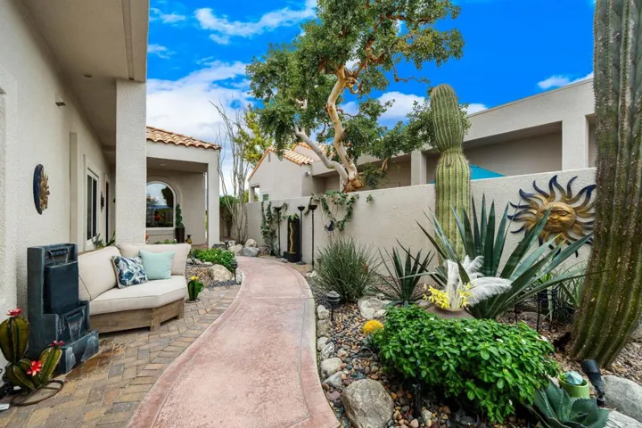 12-web-or-mls-JBAugusta_OPMG_1225_012