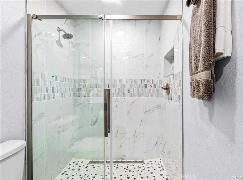 Shower off den