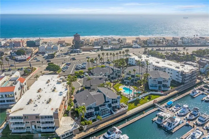 16255 Pacific Cir. 202, Huntington Beach, California 92649