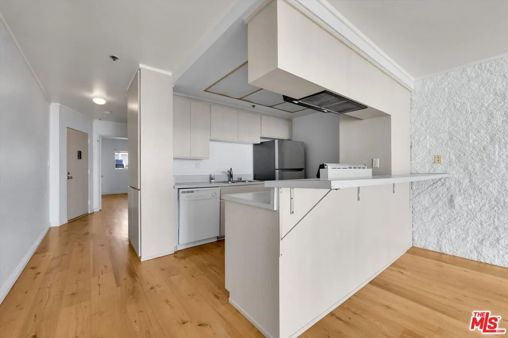 615 Esplanade 512, Redondo Beach, California 90277 home-pic-4