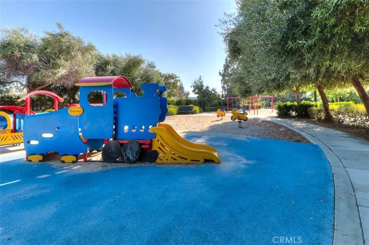 754 W 1st Street, Claremont, California 91711
