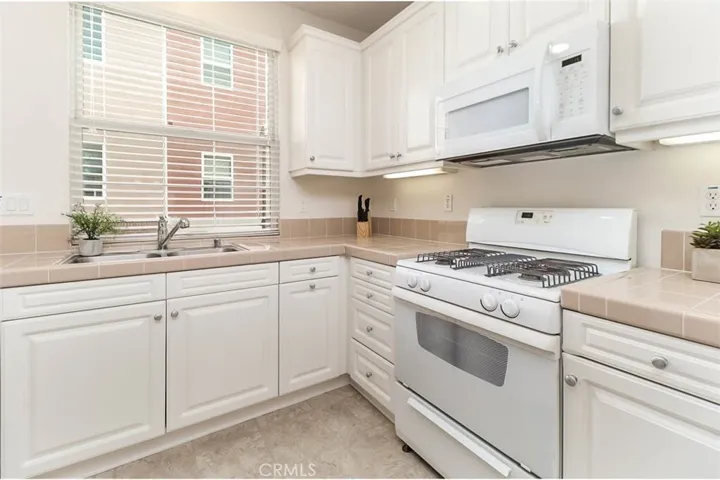 754 W 1st Street, Claremont, California 91711