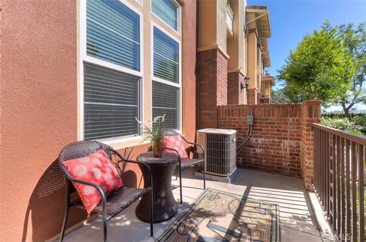 754 W 1st Street, Claremont, California 91711