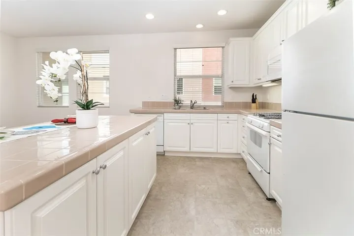 754 W 1st Street, Claremont, California 91711