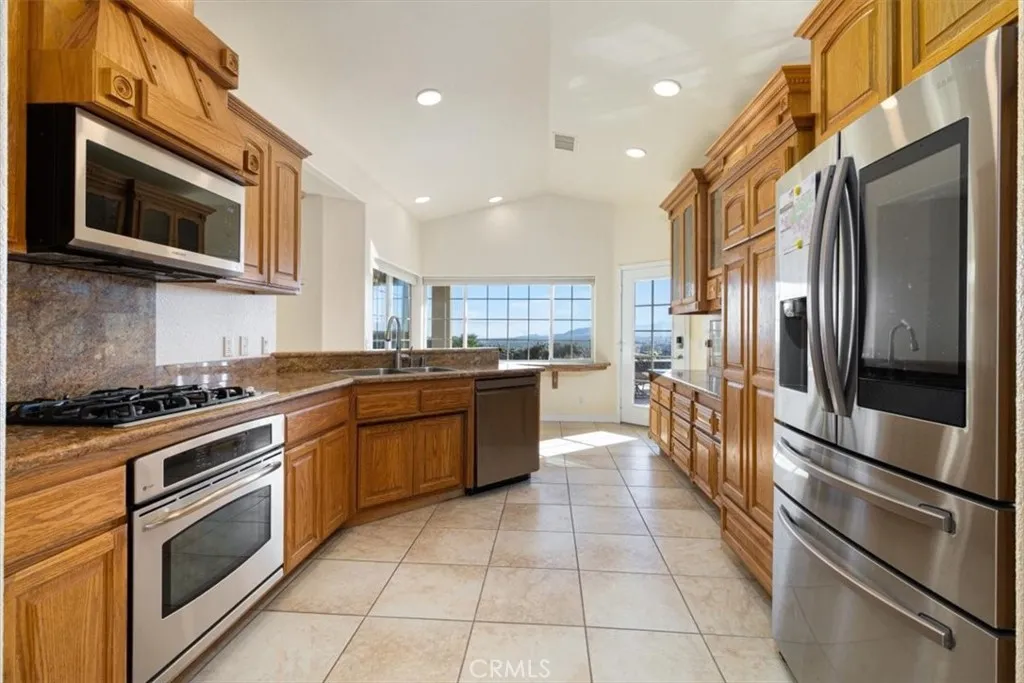 7636 Shafter, Yucca Valley, California 92284 home-pic-7