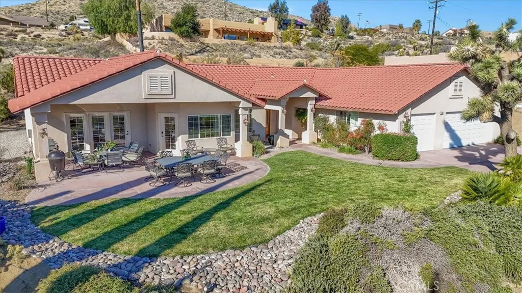 7636 Shafter, Yucca Valley, California 92284 home-pic-1