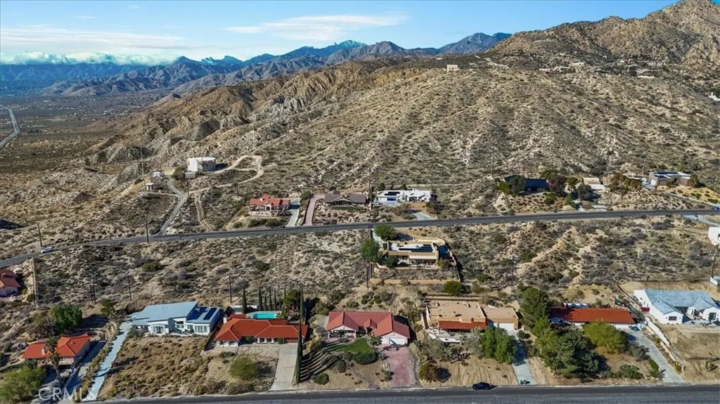 7636 Shafter, Yucca Valley, California 92284 home-pic-30