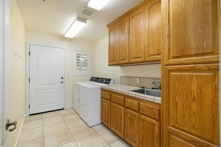 Laundry Room with Gas&Electric hookups