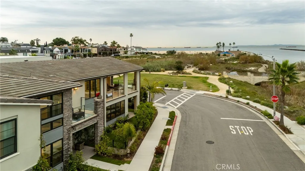 10 Ocean Place, Seal Beach, California 90740 home-pic-3