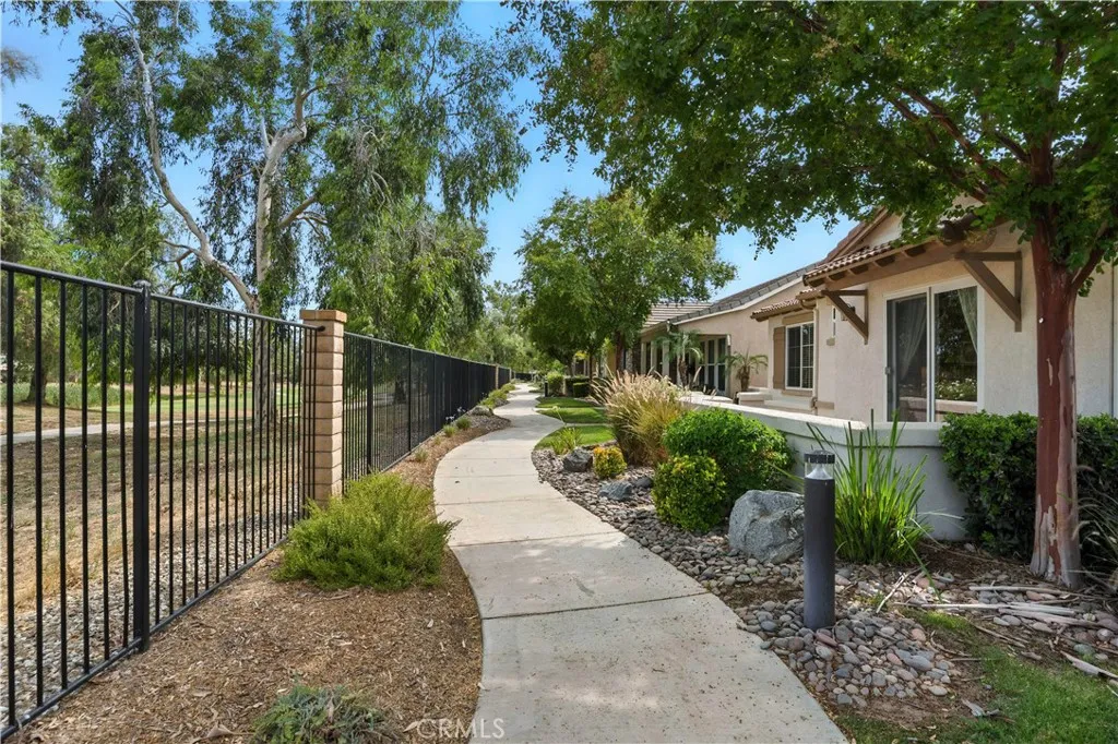 270 Cog Hill, Hemet, California 92545 home-pic-5