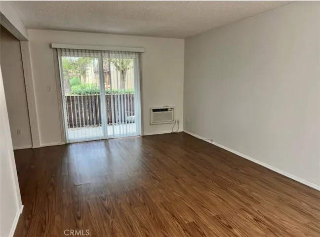 1040 W Macarthur Boulevard 9, Santa Ana, California 92707