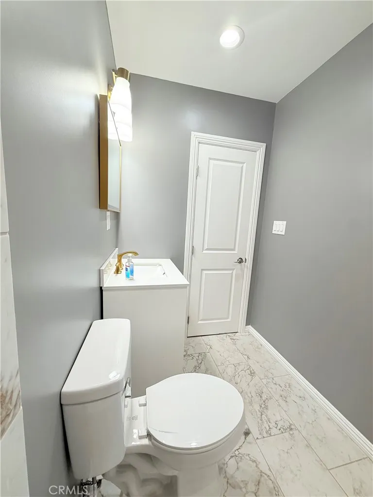 838 E 99th, Los Angeles, California 90002 home-pic-16