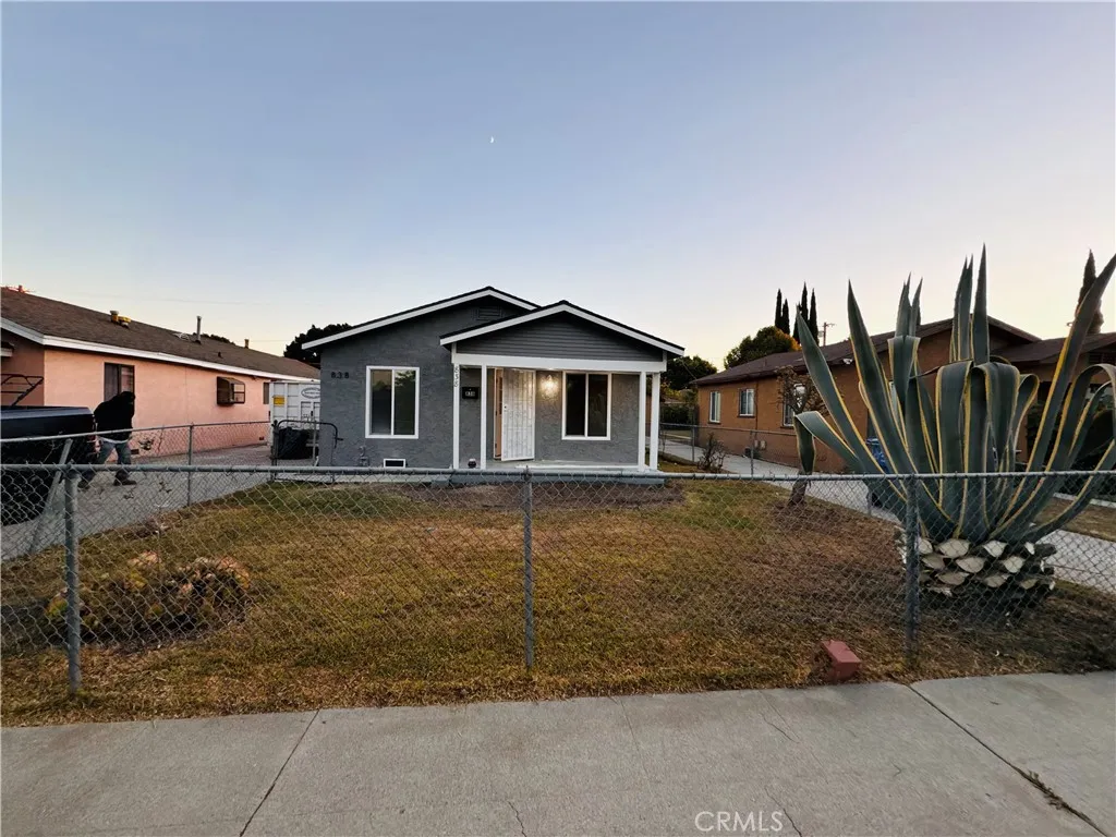 838 E 99th, Los Angeles, California 90002 home-pic-2
