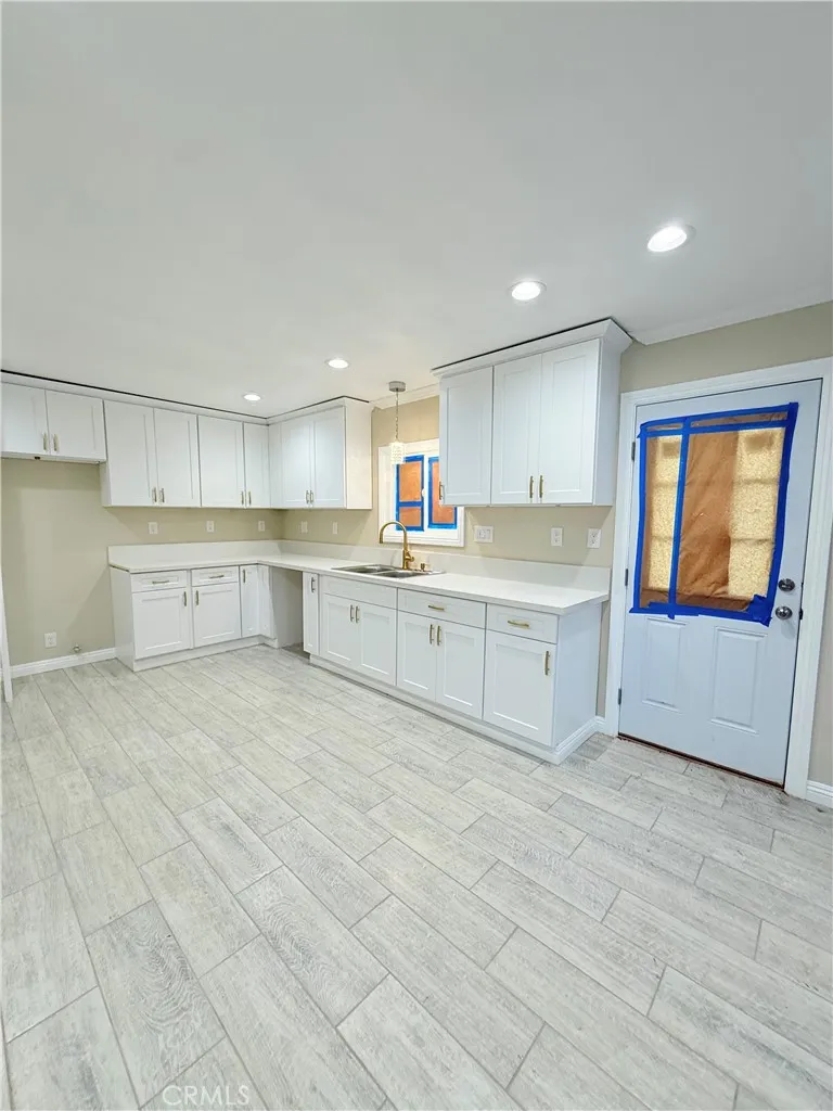 838 E 99th, Los Angeles, California 90002 home-pic-6