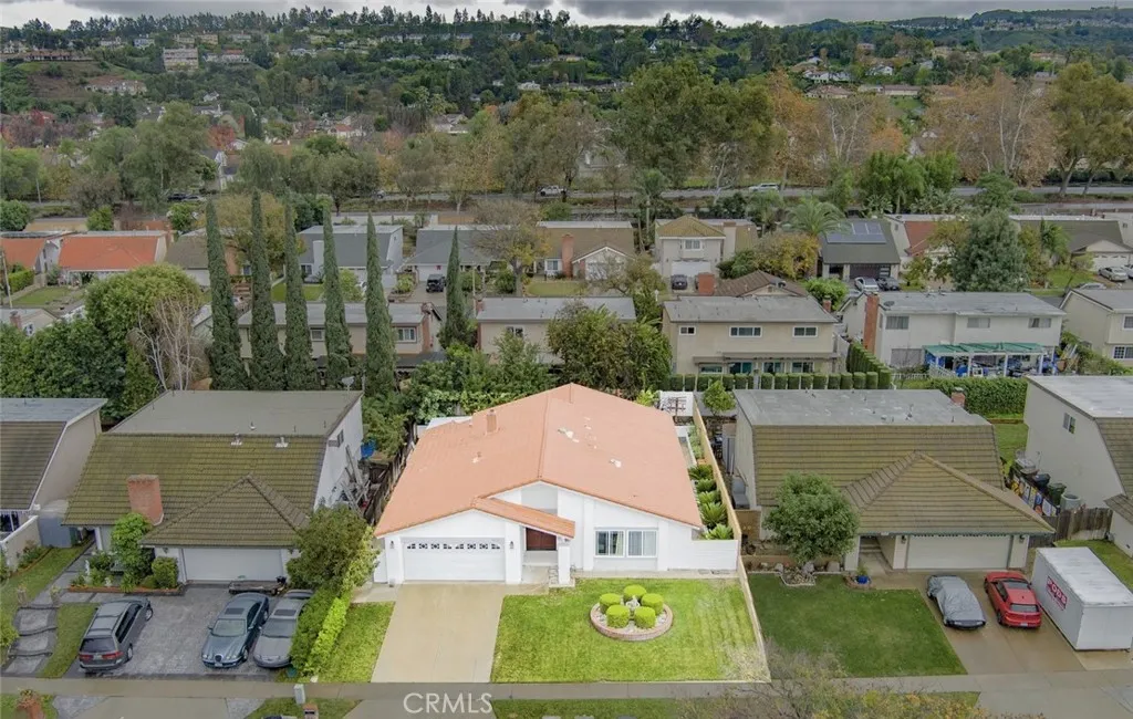 6124 E Camino Correr, Anaheim, California 92807 home-pic-1