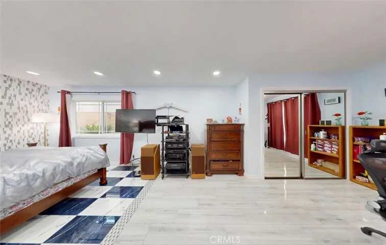 6124 E Camino Correr, Anaheim, California 92807
