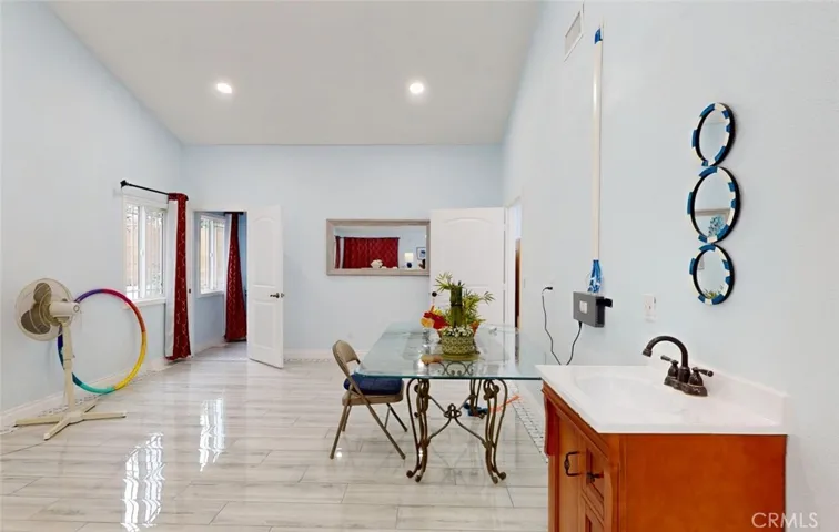 6124 E Camino Correr, Anaheim, California 92807