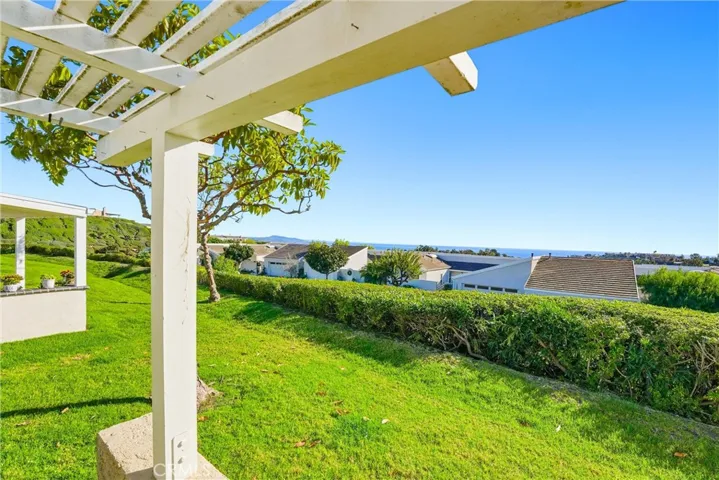 Elevated like a bird above the coast, the home offers dramatic south-facing ocean vistas stretching from Dana Point through San Clemente and beyond, framing endless Pacific sunsets.
