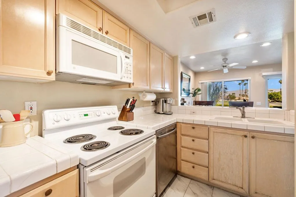 78487 Magenta Drive, La Quinta, California 92253 home-pic-5