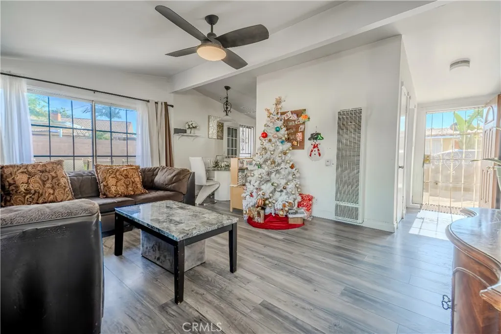 513 Nottingham Avenue, Santa Ana, California 92703 home-pic-2