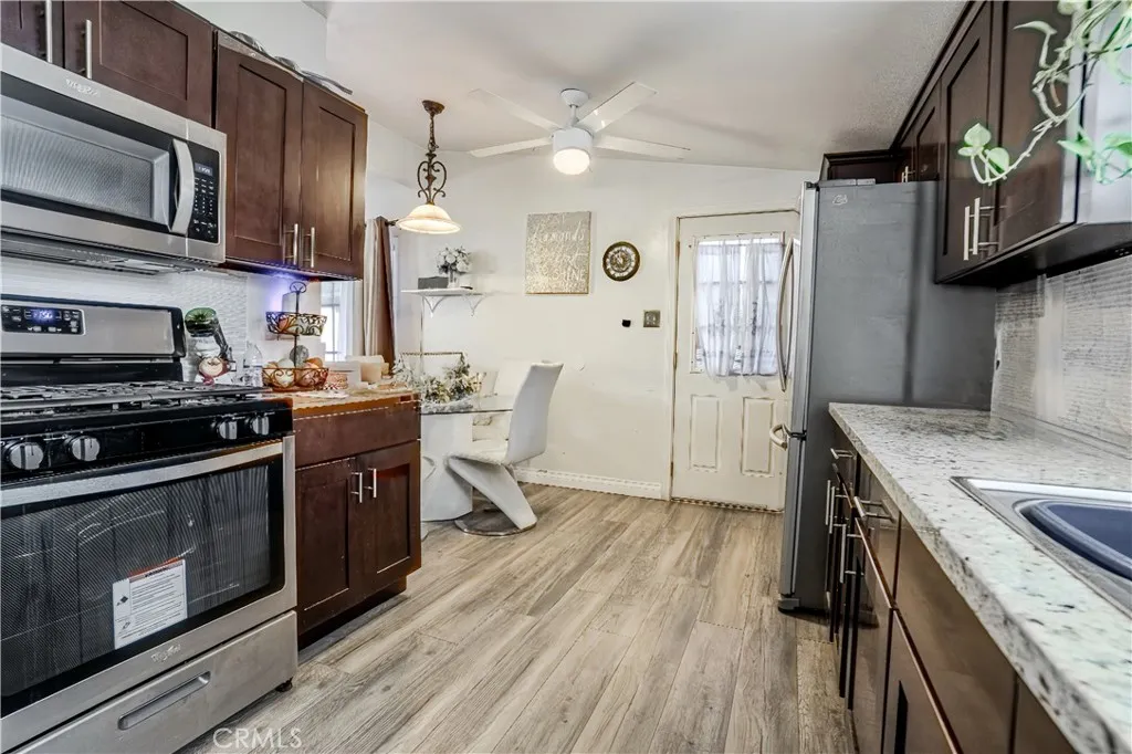 513 Nottingham Avenue, Santa Ana, California 92703 home-pic-3