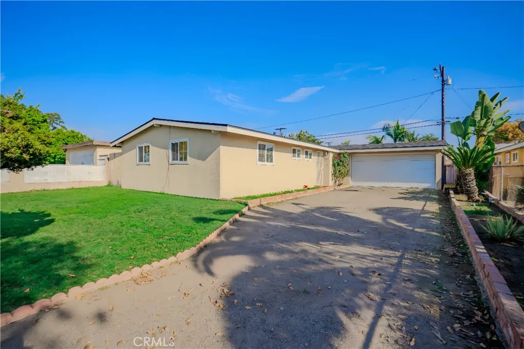 513 Nottingham Avenue, Santa Ana, California 92703 home-pic-1