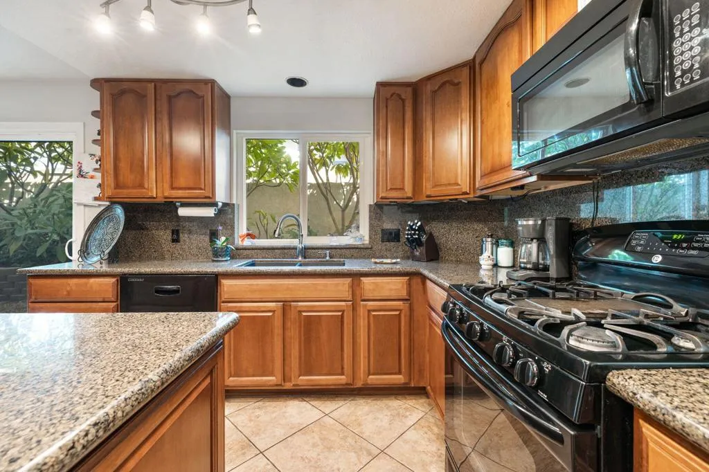 43736 Warner Trail, Palm Desert, California 92211 home-pic-16