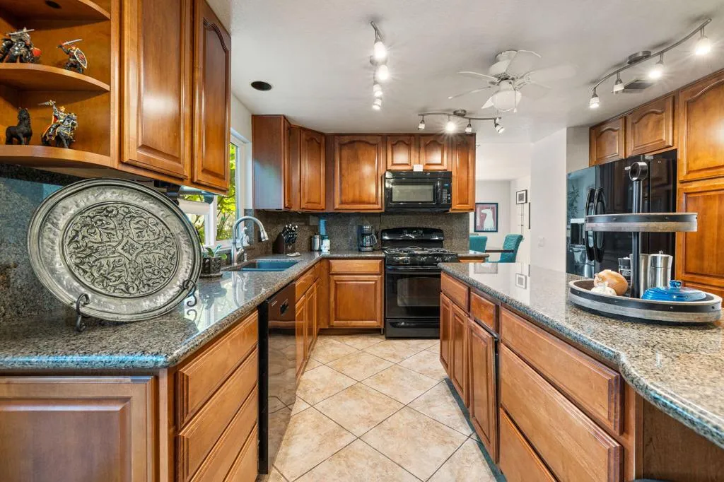 43736 Warner Trail, Palm Desert, California 92211 home-pic-19