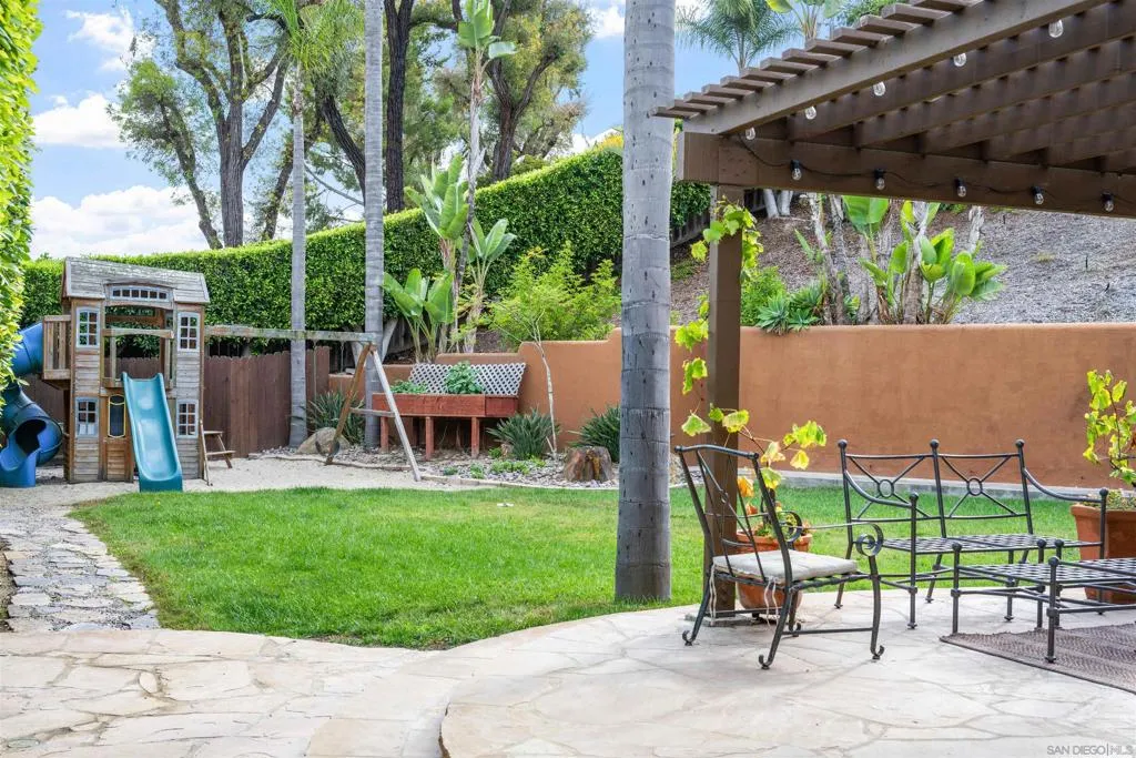 4375 Stanford, Carlsbad, California 92010 home-pic-3