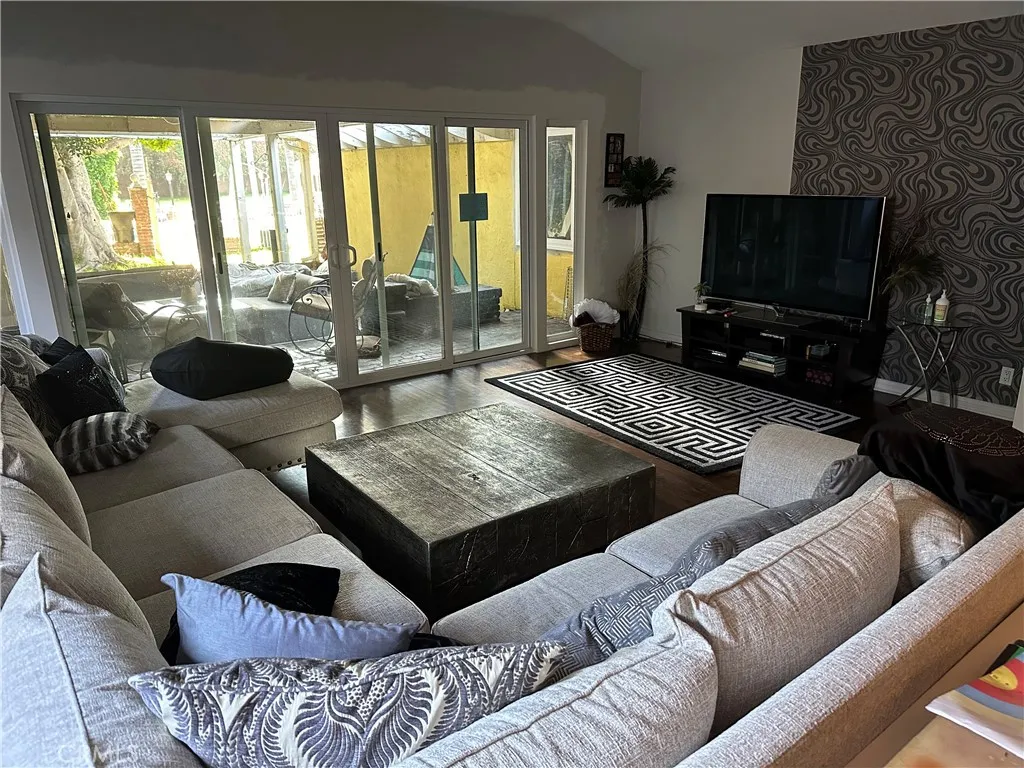 4645 Ledge Avenue, Toluca Lake, California 91602 home-pic-8