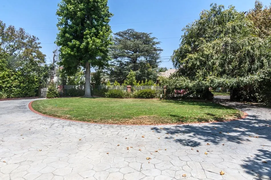 4645 Ledge Avenue, Toluca Lake, California 91602 home-pic-4