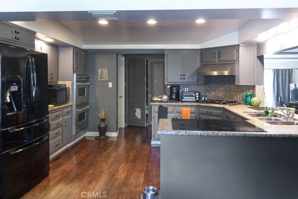 4645 Ledge Avenue, Toluca Lake, California 91602 home-pic-7