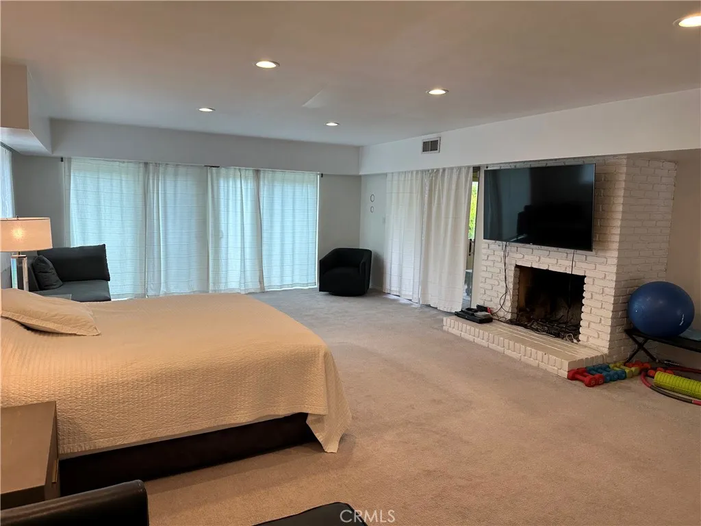 4645 Ledge Avenue, Toluca Lake, California 91602 home-pic-11