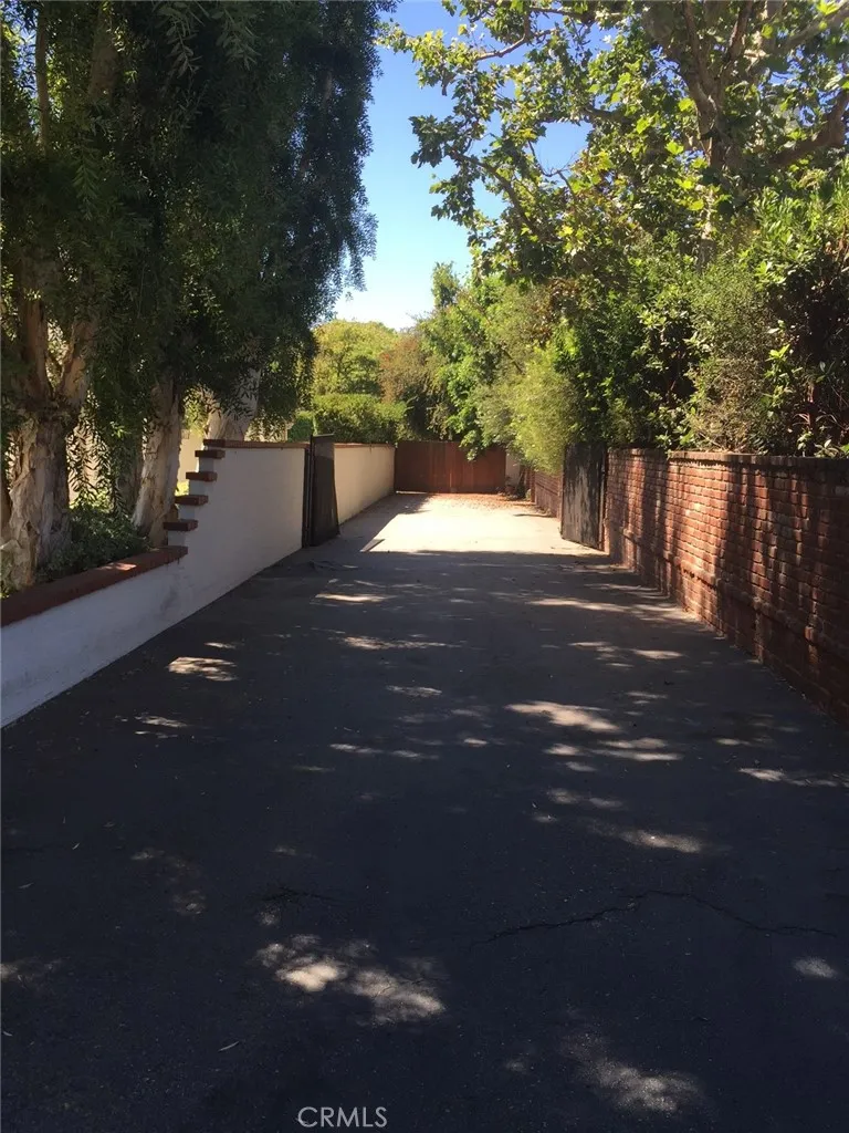 4645 Ledge Avenue, Toluca Lake, California 91602 home-pic-23