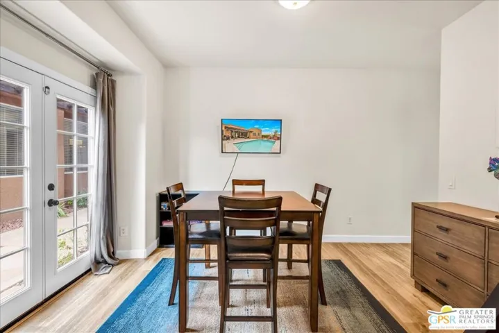 bedroom eating area