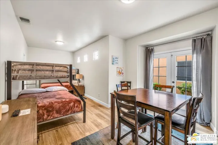 sleeps 6 bedroom