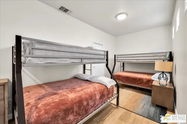 sleeps 6 bedroom