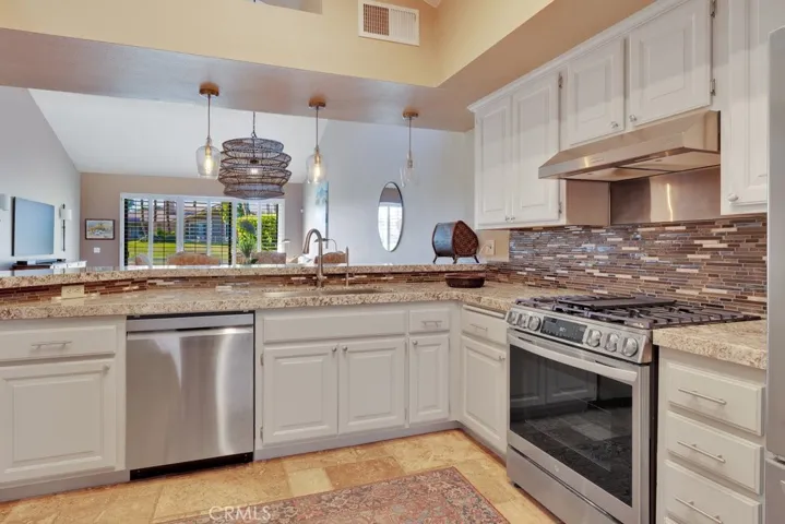 Stainless, updated Kitchen